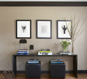 Custom mouldings can become even better with the smart and strategic use of paint. Source: Houzz