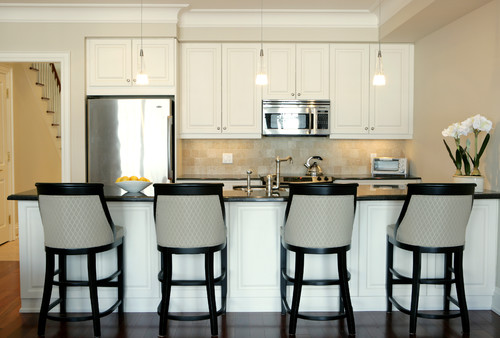 Traditional Kitchen by Markham Interior Designers & Decorators Jennifer Brouwer (Jennifer Brouwer Design Inc) via Houzz